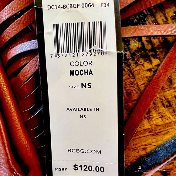 BCBG shoulder Bag - New with tags . Boho style and just the cutest ! - Picture 4 of 6